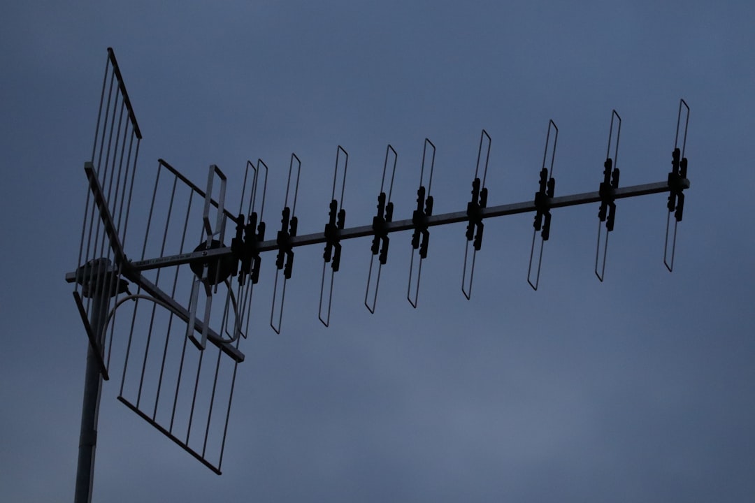 Photo narrowband radio signals