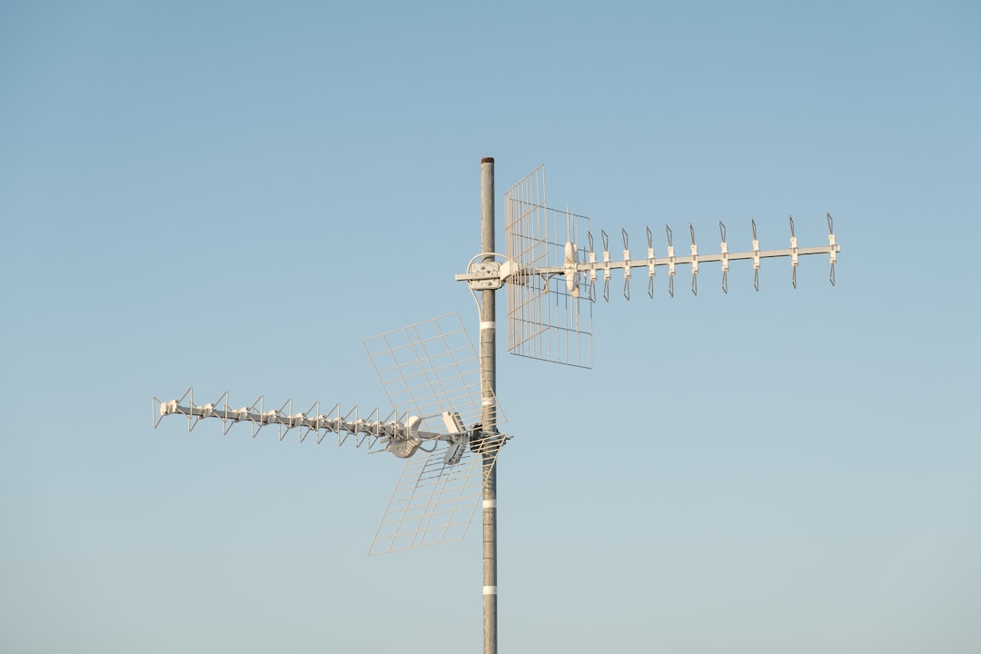Photo narrowband radio signals