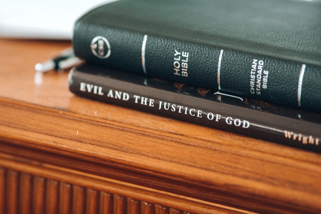 Photo eyewitness testimony