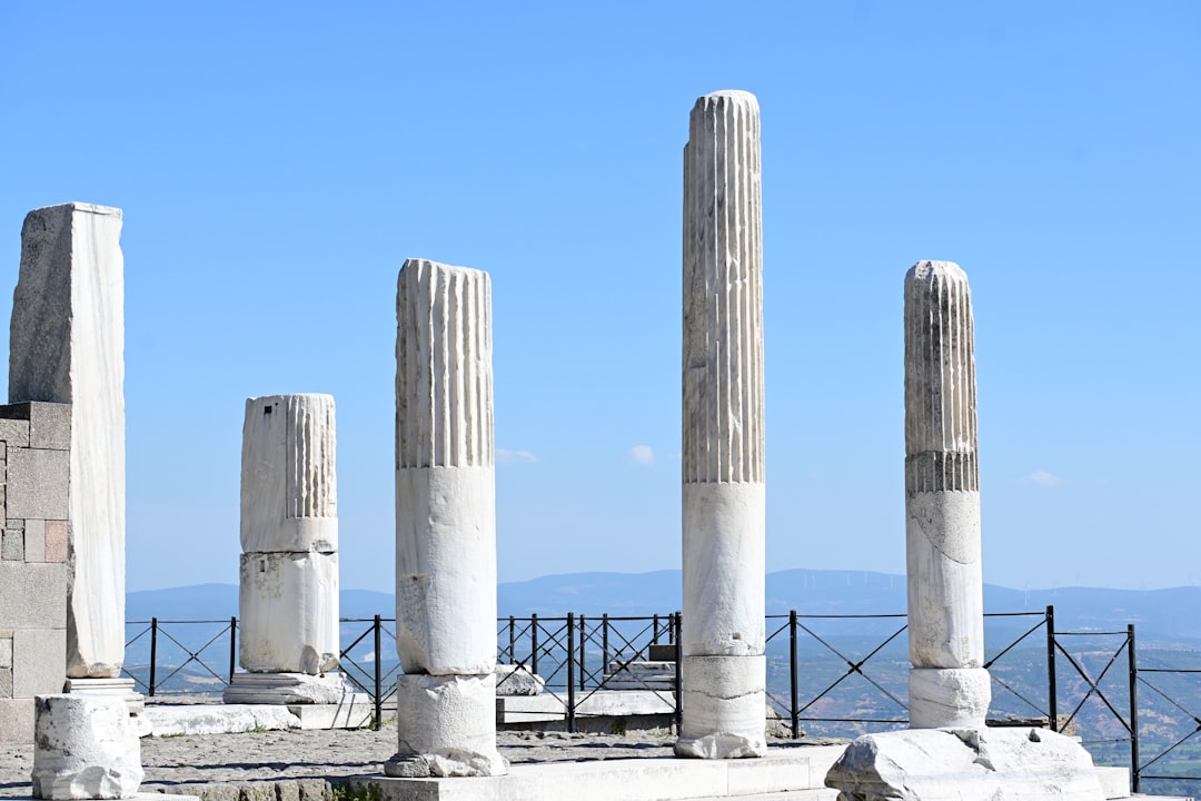 Photo taylor columns