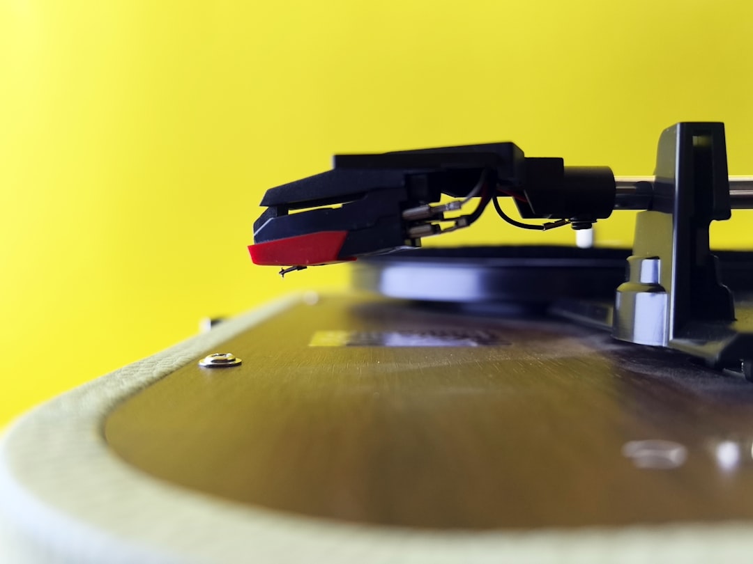Photo audiophiles prefer vinyl