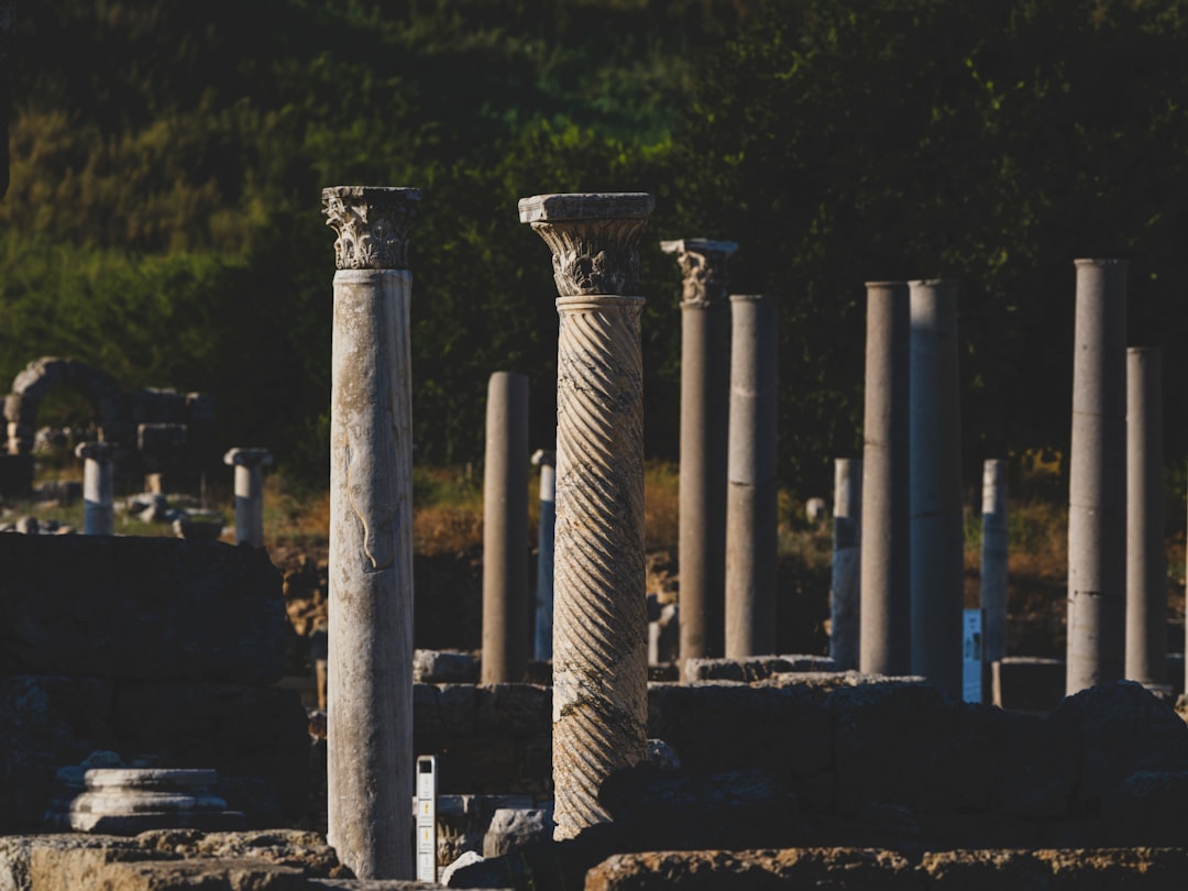 Photo forged roman artifacts