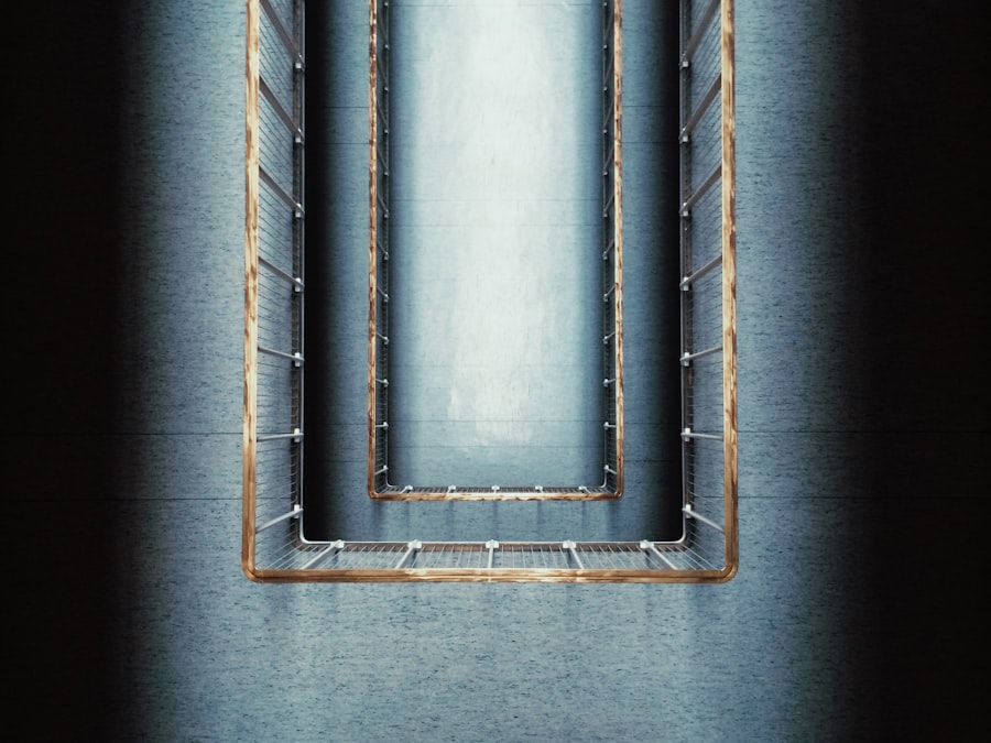 Photo mirror life containment facility