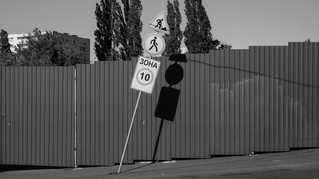 Photo social safety signals