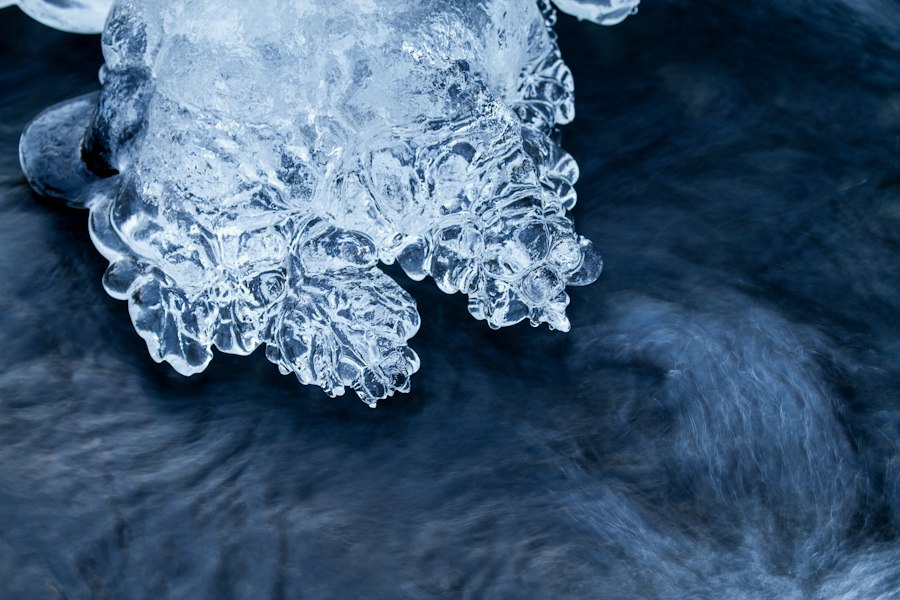 Photo water boiling and freezing simultaneously