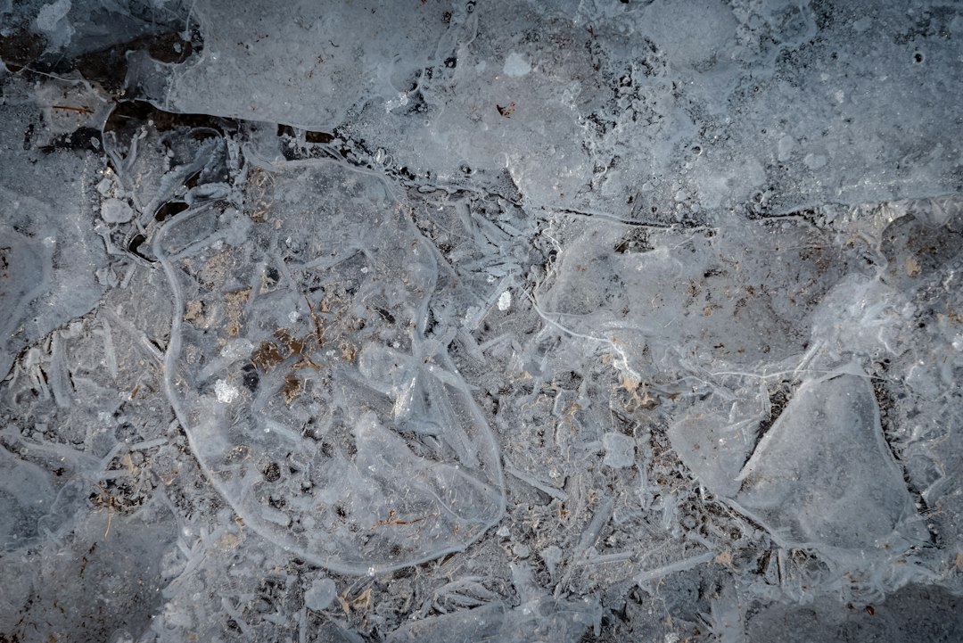 Photo freezing solid vs first ice comparison